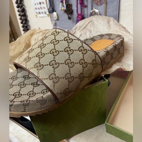 Gucci Shoes Authentic Gucci Slides With Authentication Papers